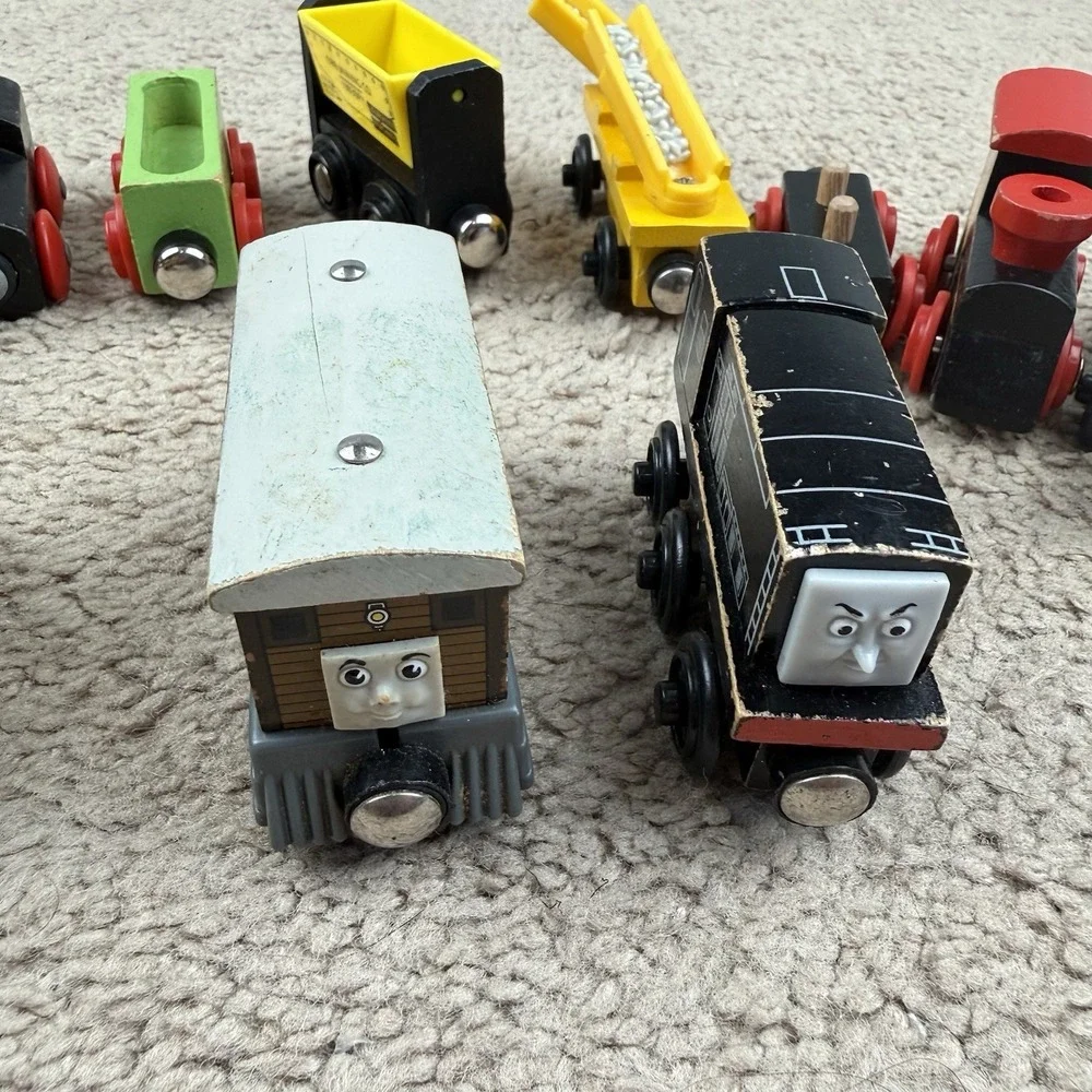 Lot of 13 Wood Train Cars Wooden Magnetic Various Brands Thomas The Train Brio